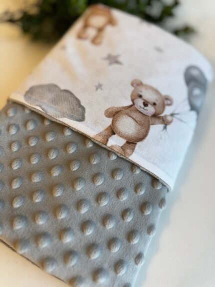 Minky pledukas Balionai, pilkų atspalvių ir meškutis su balionais